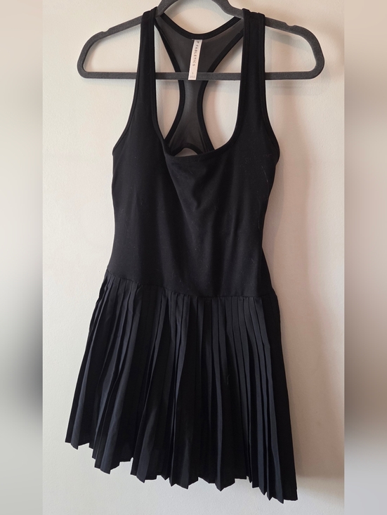 Fabletics Dresses & Skirts - Fabletics Black Sleeveless Pleated Mini Dress